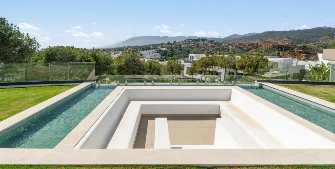 Venta de ático dúplex en Marbella 24