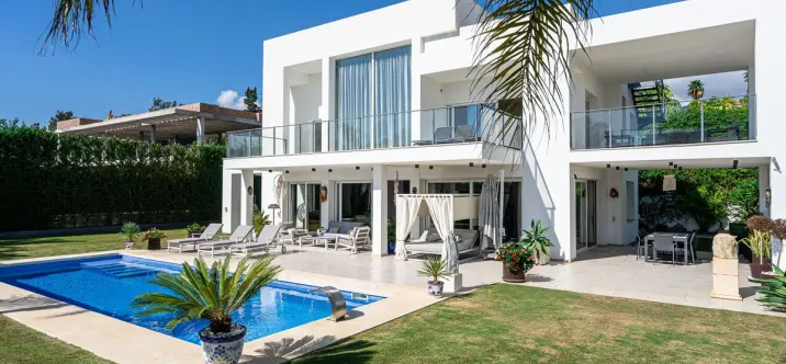 Venta de villa independiente en La Quinta 1