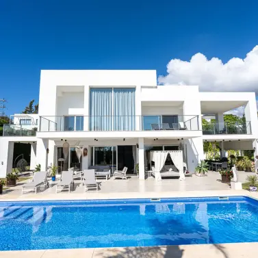 Venta de villa independiente en La Quinta