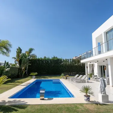 Venta de villa independiente en La Quinta