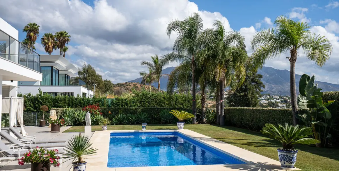 Venta de villa independiente en La Quinta 48