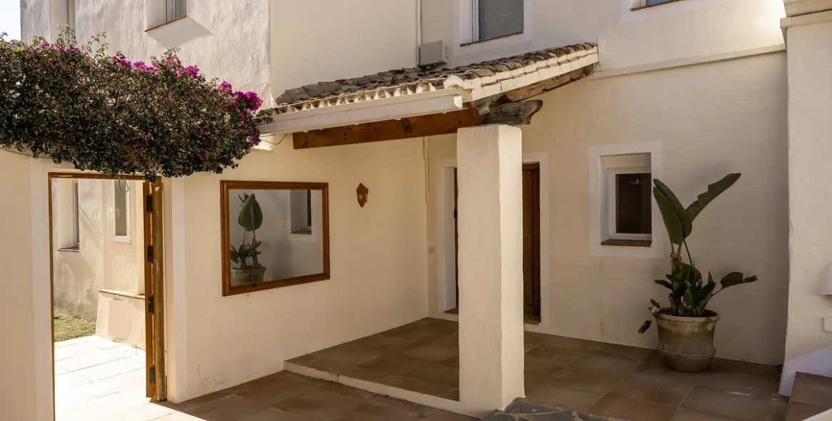 Продажа  отдельно стоящей виллы в El Rosario 58