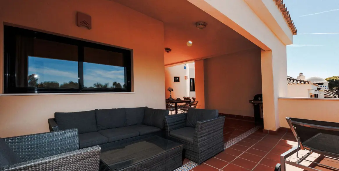 Alquiler a corto plazo de ático en Puerto Banús 9