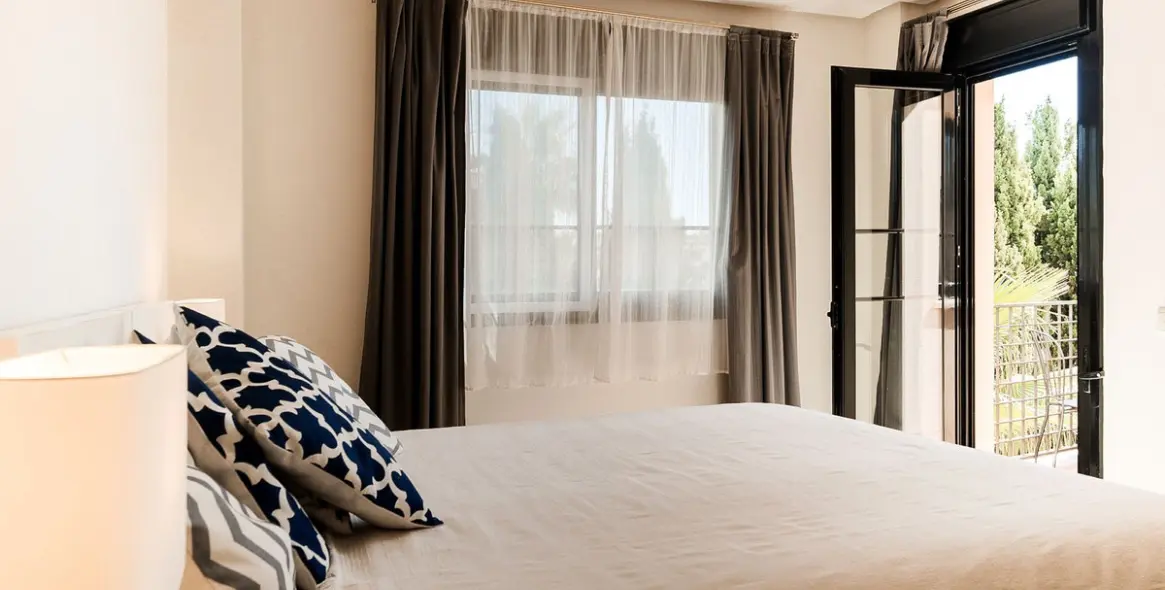 Alquiler a corto plazo de ático en Puerto Banús 19