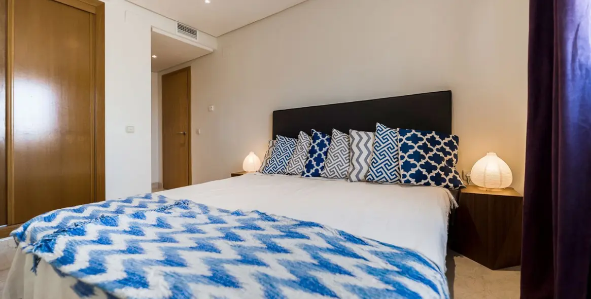 Alquiler a corto plazo de ático en Puerto Banús 27