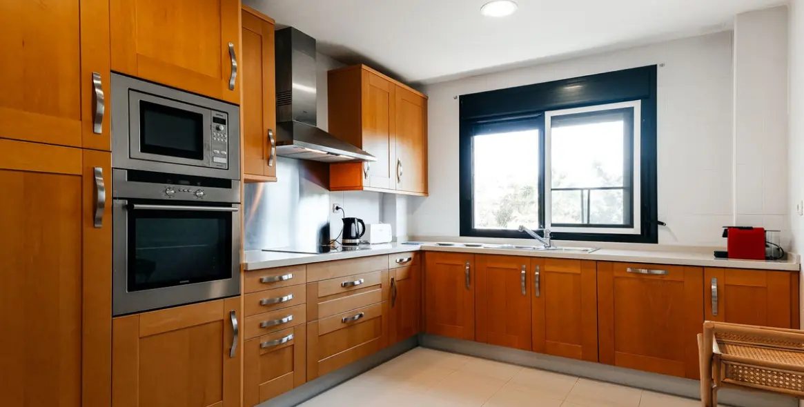 Alquiler a corto plazo de ático en Puerto Banús 36