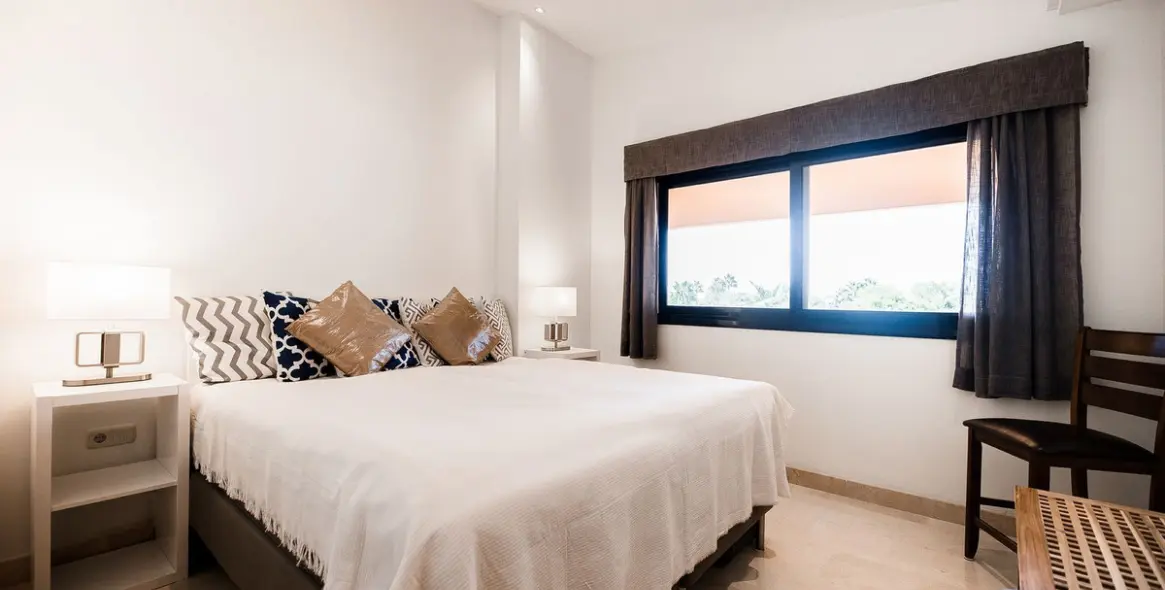 Alquiler a corto plazo de ático en Puerto Banús 40