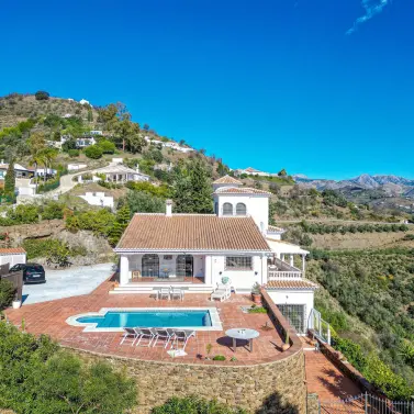 Venta de villa independiente en Sayalonga