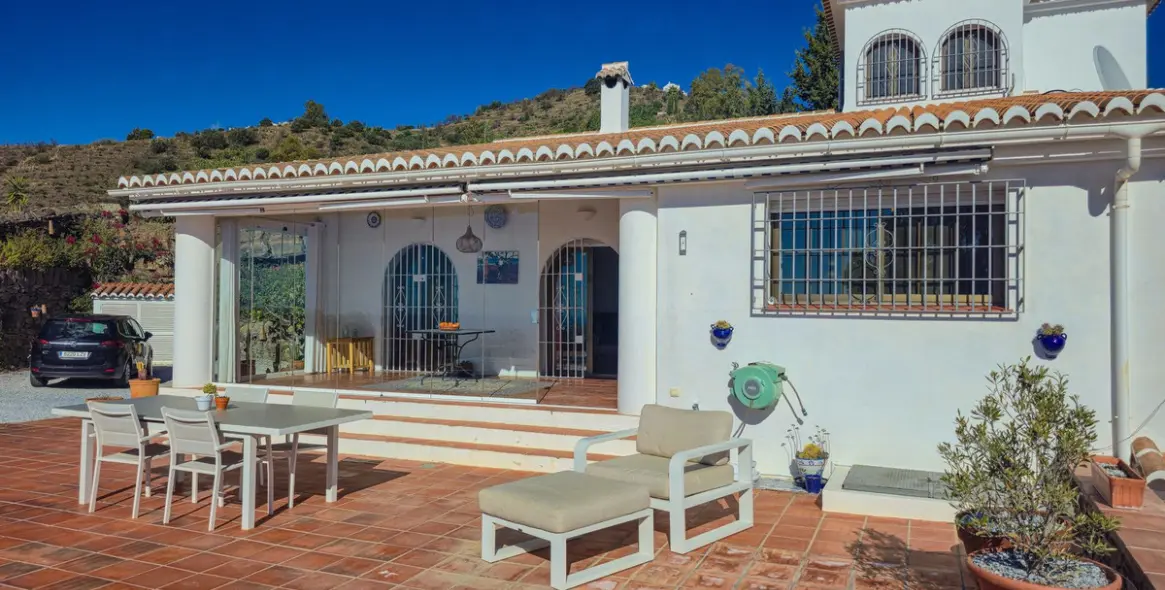 Venta de villa independiente en Sayalonga 8