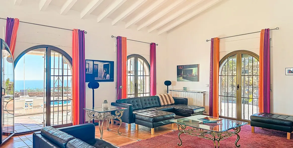 Venta de villa independiente en Sayalonga 11