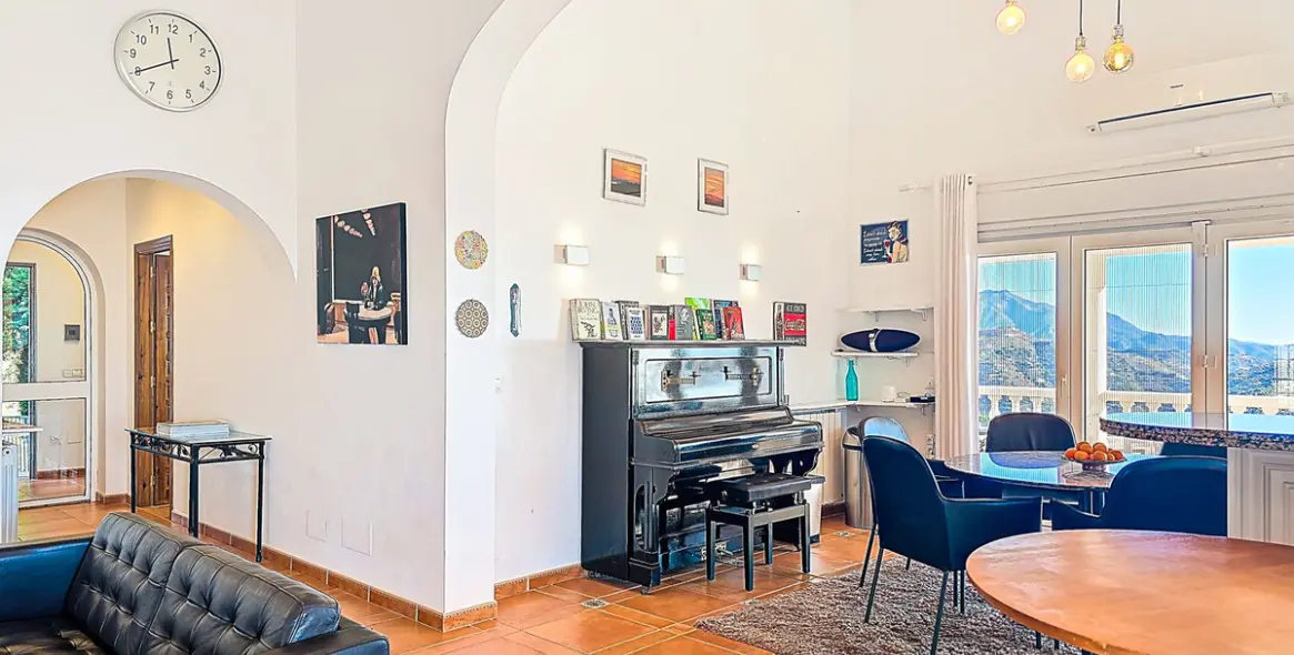 Venta de villa independiente en Sayalonga 14