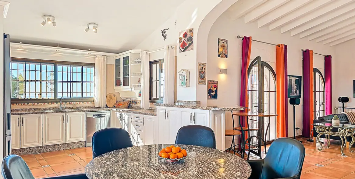 Venta de villa independiente en Sayalonga 15