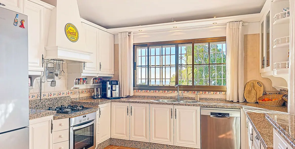 Venta de villa independiente en Sayalonga 17