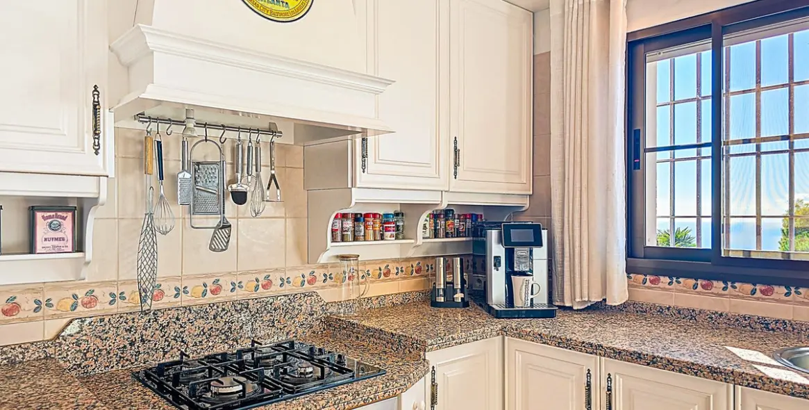 Venta de villa independiente en Sayalonga 18