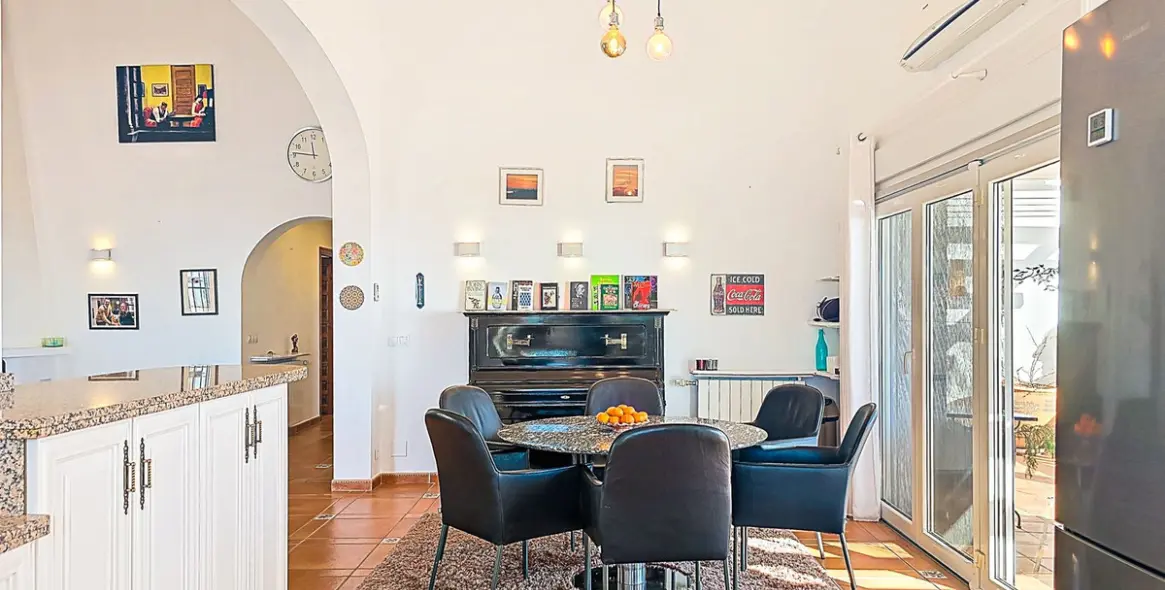 Venta de villa independiente en Sayalonga 20