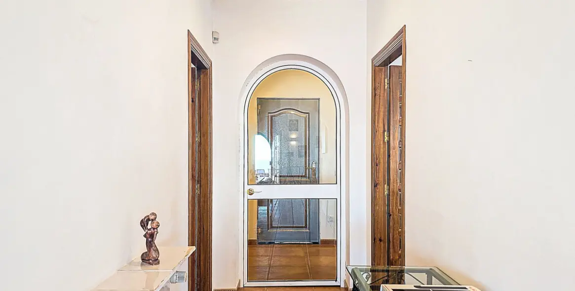 Venta de villa independiente en Sayalonga 25