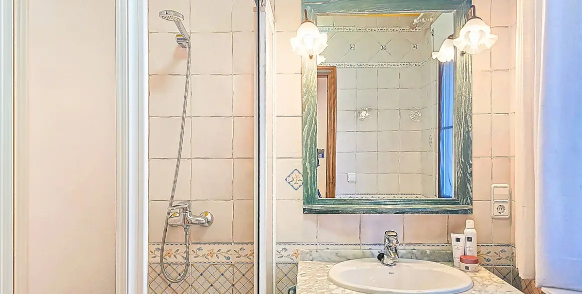 Venta de villa independiente en Sayalonga 28