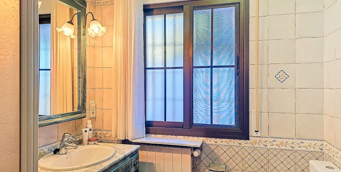 Venta de villa independiente en Sayalonga 29