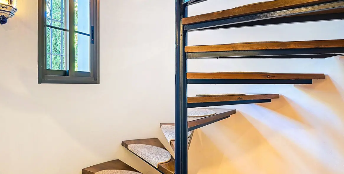 Venta de villa independiente en Sayalonga 36