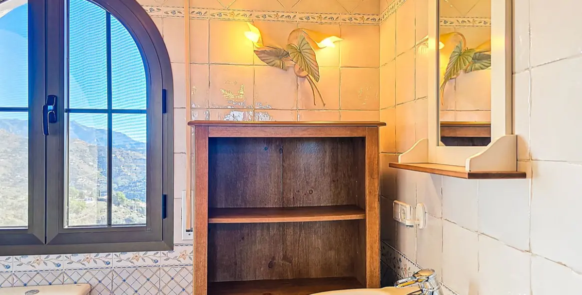 Venta de villa independiente en Sayalonga 38