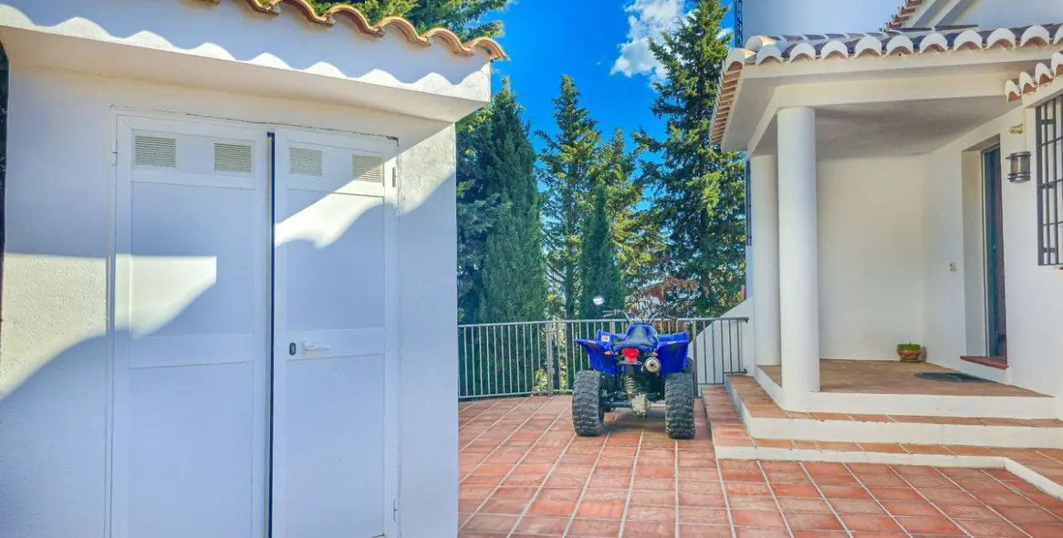 Venta de villa independiente en Sayalonga 40