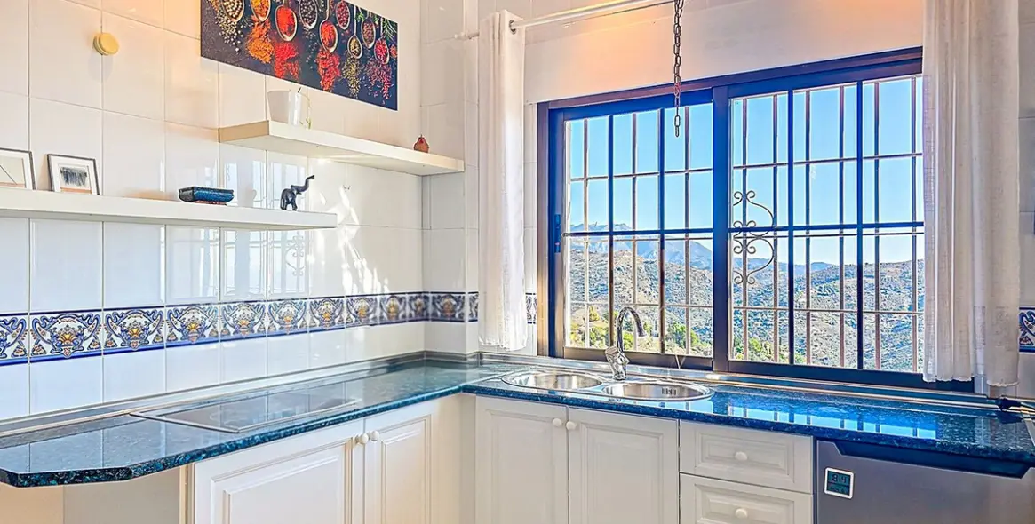 Venta de villa independiente en Sayalonga 44