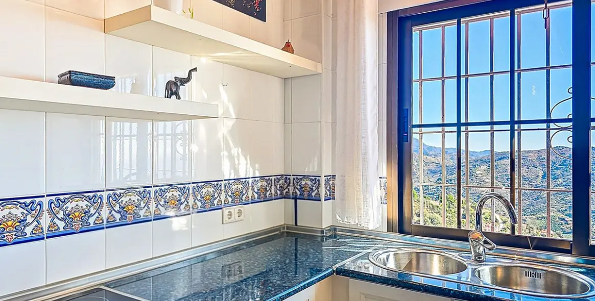 Venta de villa independiente en Sayalonga 45