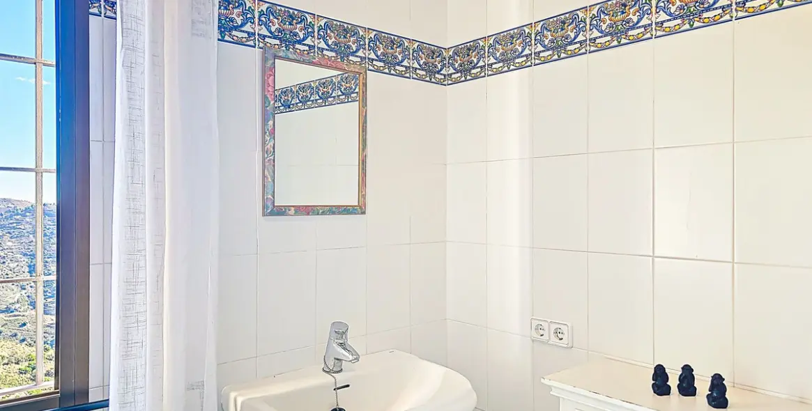 Venta de villa independiente en Sayalonga 52