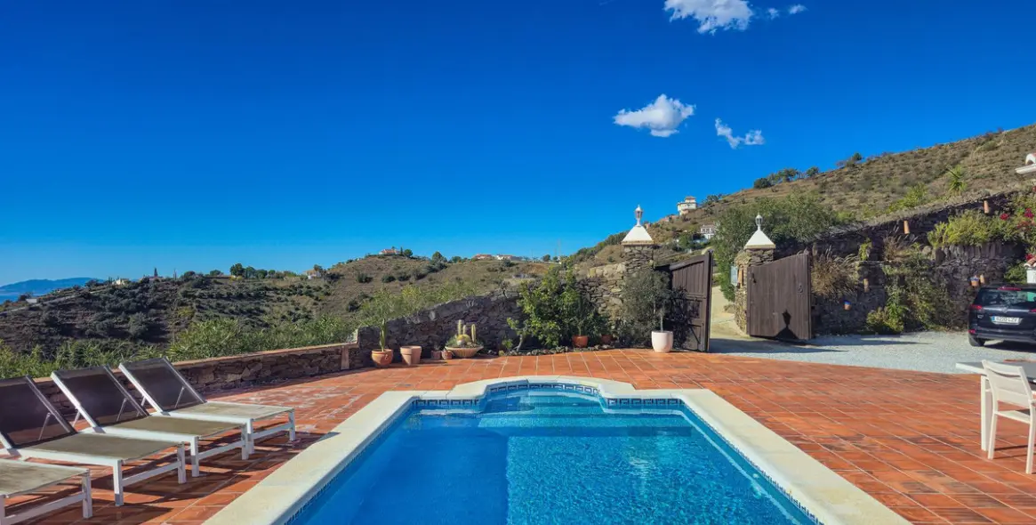 Venta de villa independiente en Sayalonga 58