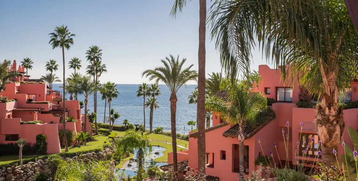 Venta de ático dúplex en Estepona 1