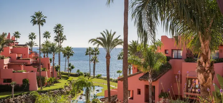 Venta de ático dúplex en Estepona 0