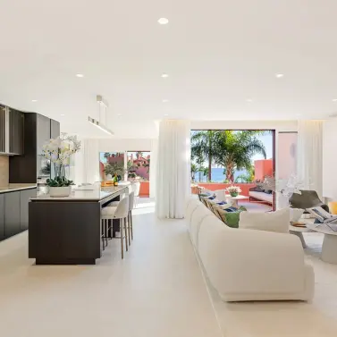 Venta de ático dúplex en Estepona