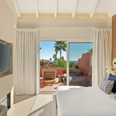 Venta de ático dúplex en Estepona