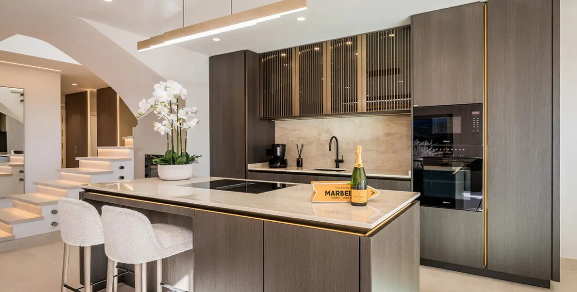 Venta de ático dúplex en Estepona 7