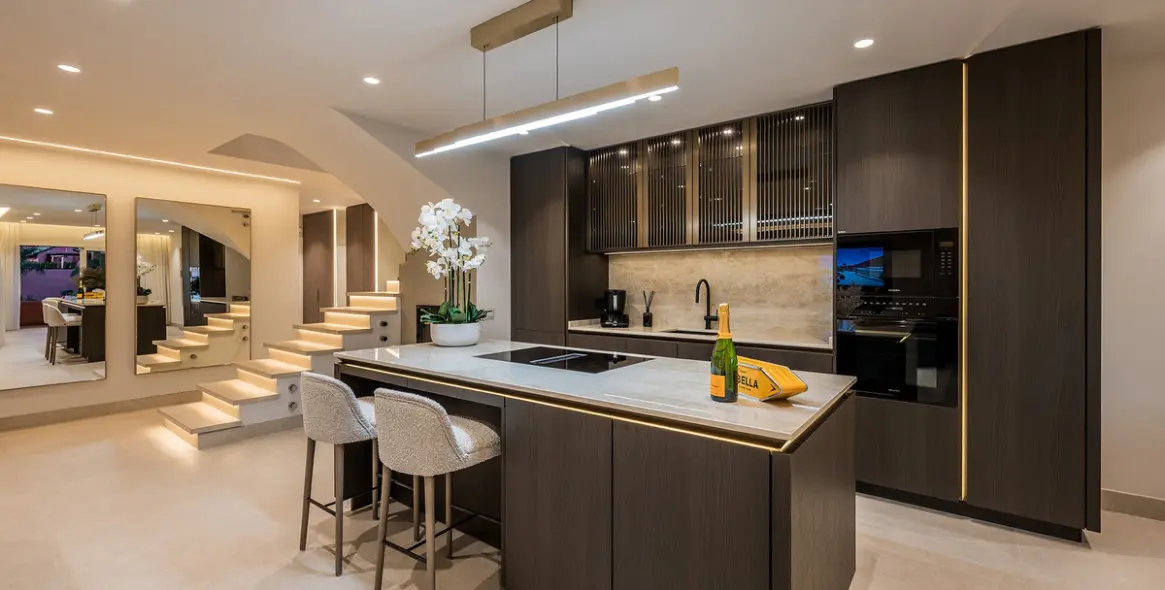 Venta de ático dúplex en Estepona 10