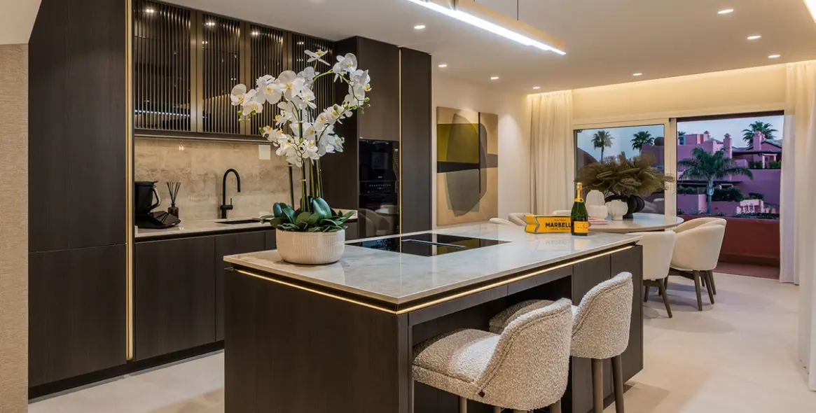 Venta de ático dúplex en Estepona 11