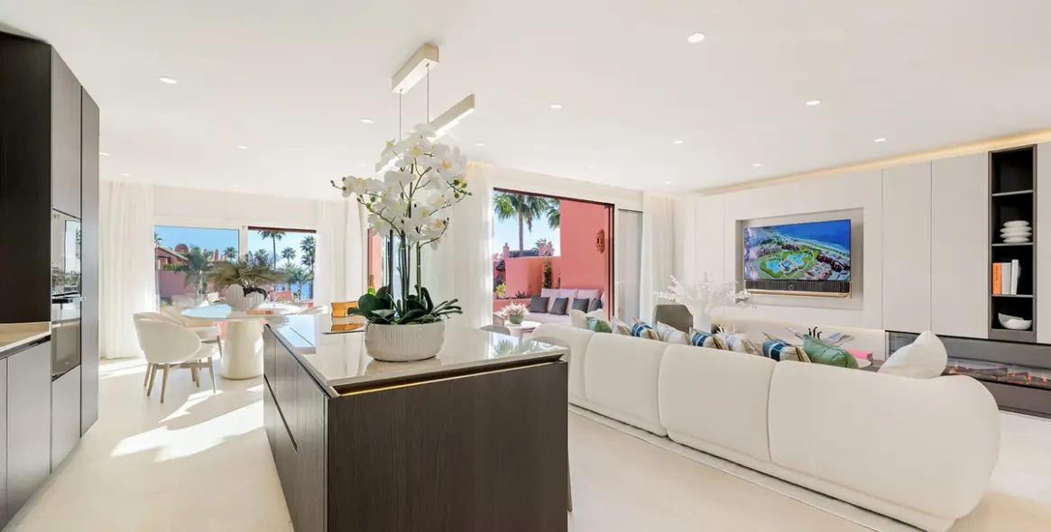 Venta de ático dúplex en Estepona 13