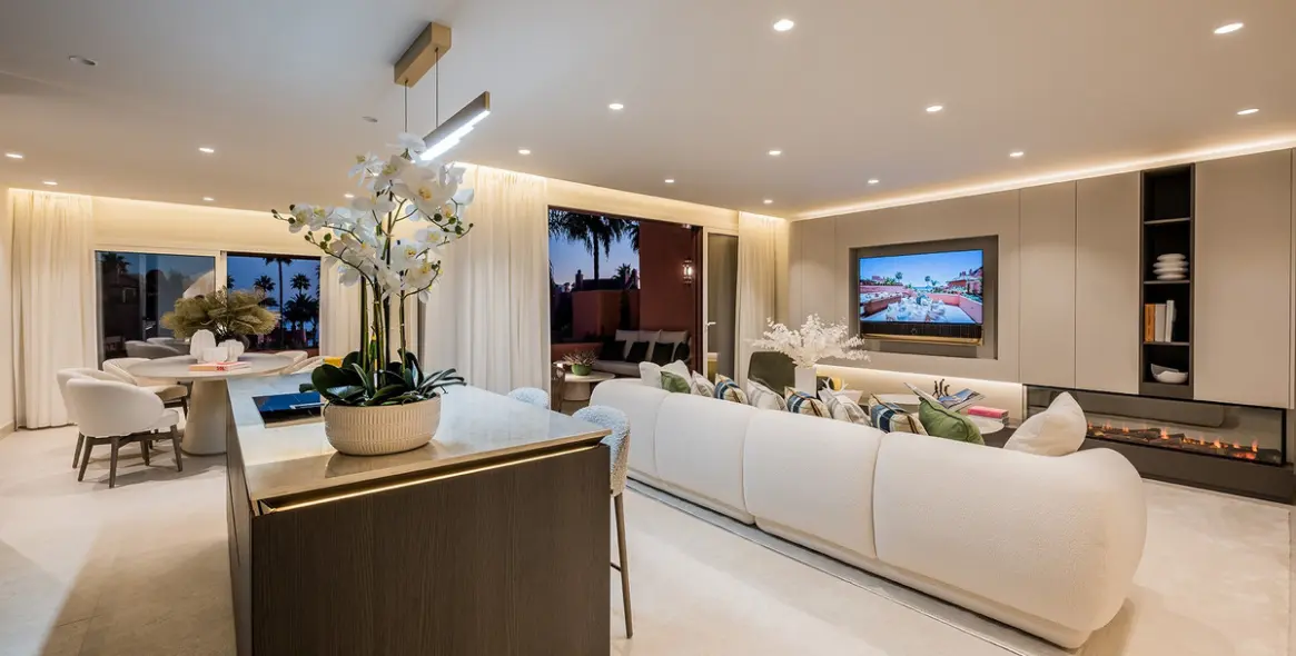 Venta de ático dúplex en Estepona 14