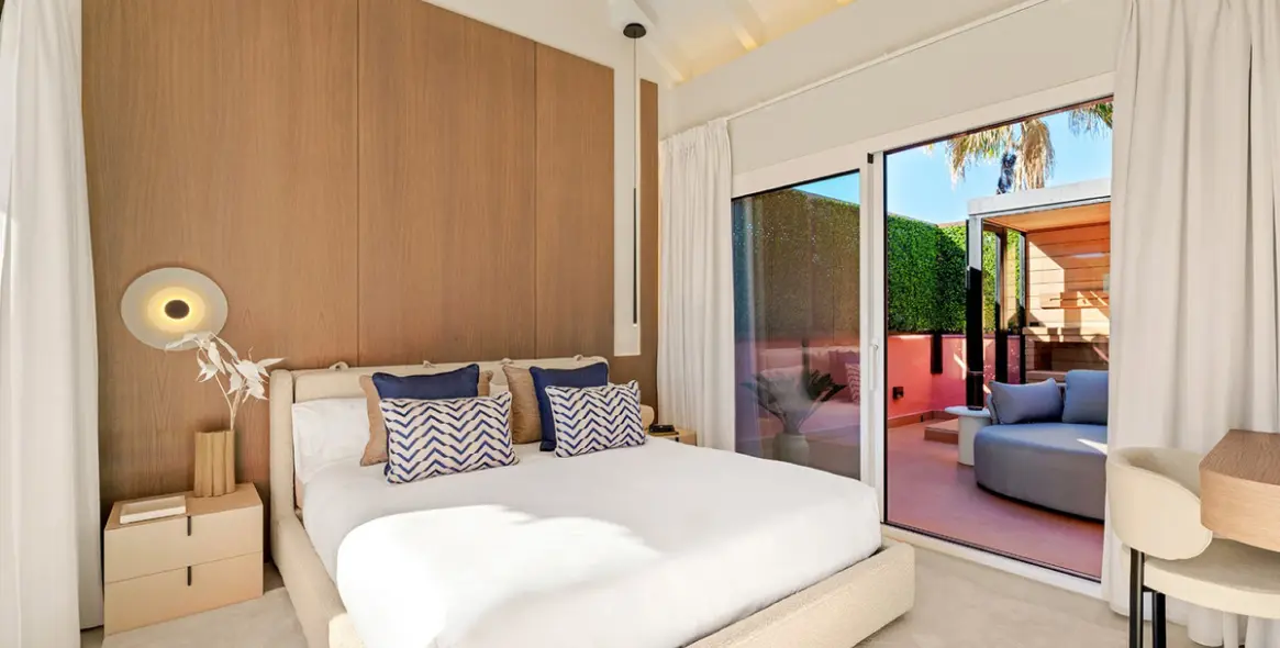 Venta de ático dúplex en Estepona 27