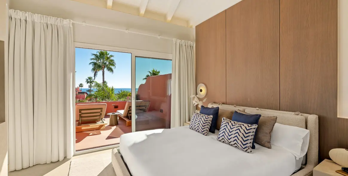 Venta de ático dúplex en Estepona 28