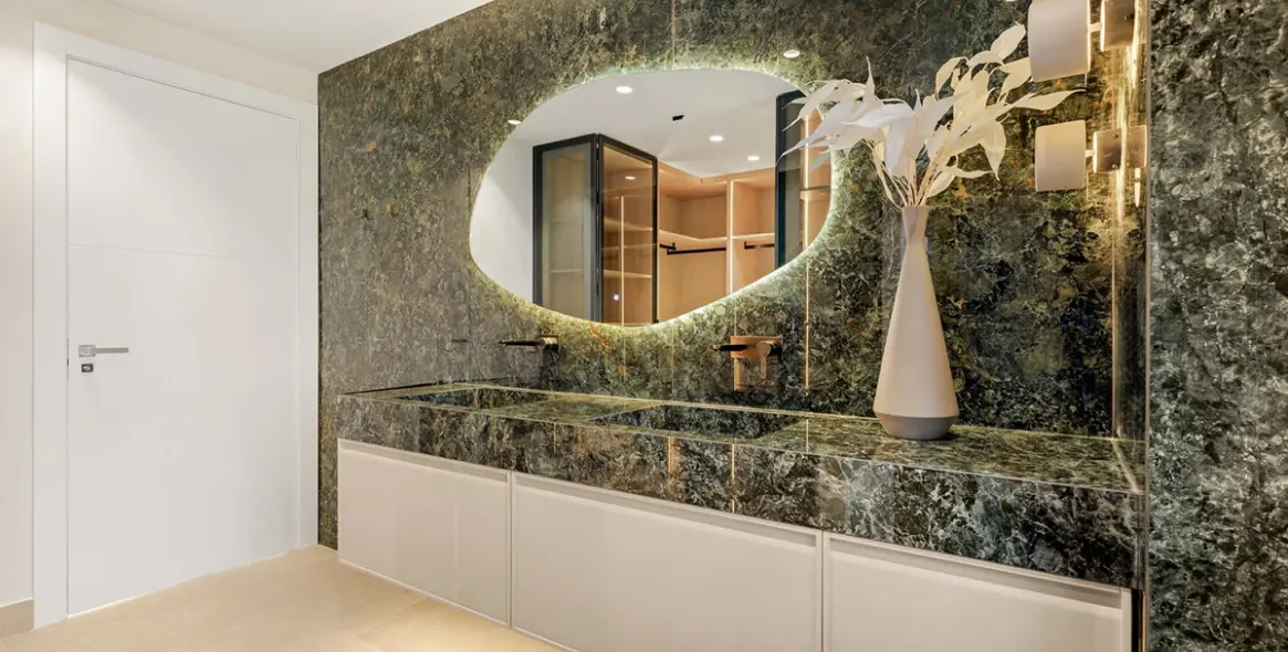 Venta de ático dúplex en Estepona 35