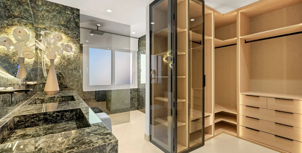 Venta de ático dúplex en Estepona 38