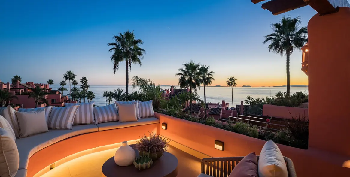 Venta de ático dúplex en Estepona 51