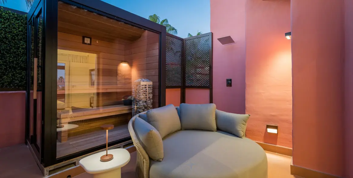 Venta de ático dúplex en Estepona 52