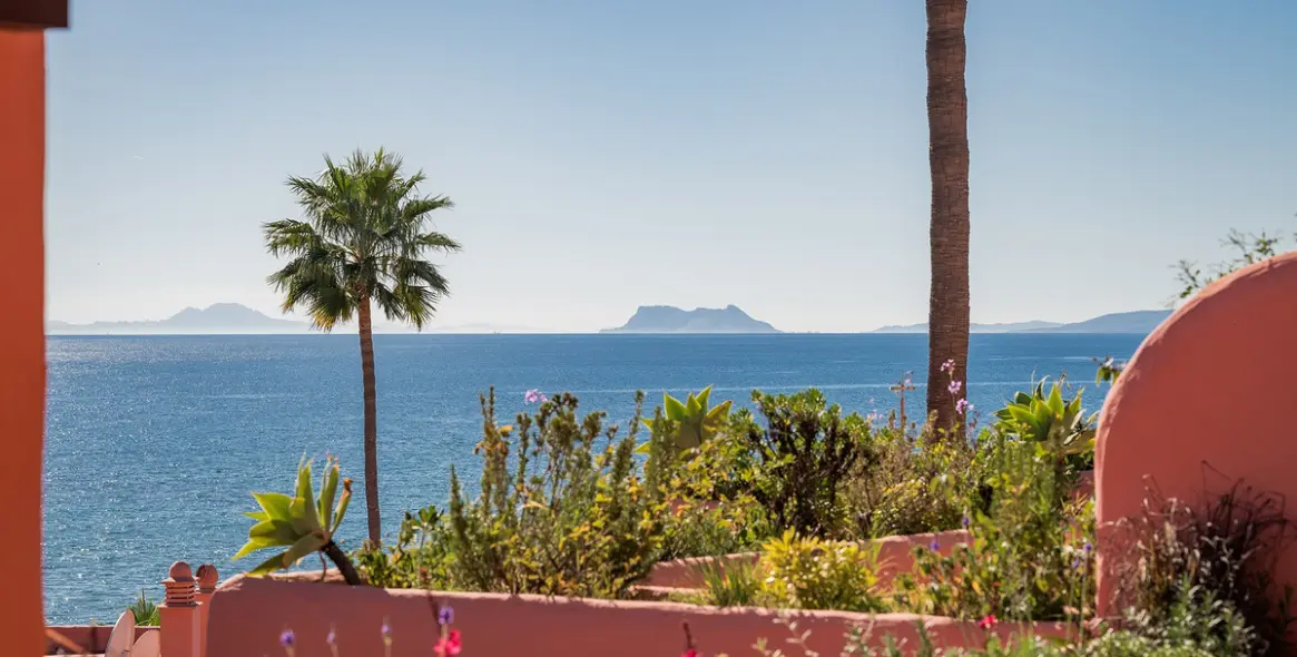 Venta de ático dúplex en Estepona 54