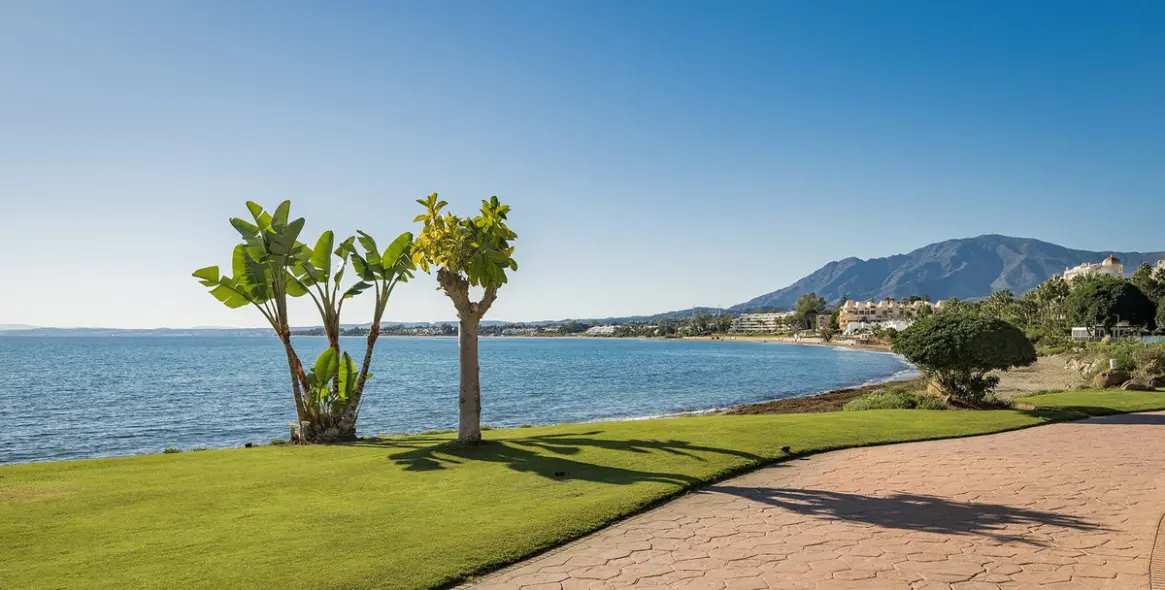 Venta de ático dúplex en Estepona 59