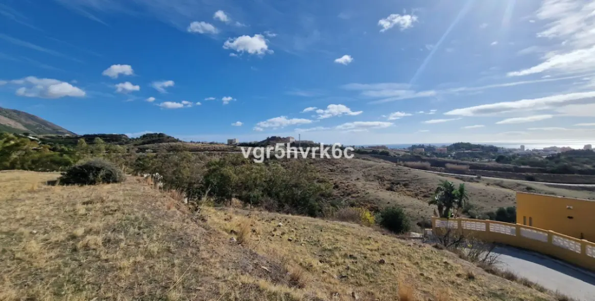 Venta de parcela residencial en Mijas 2