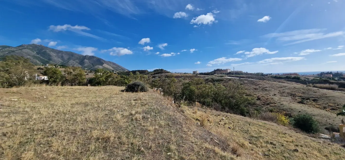 Venta de parcela residencial en Mijas 2