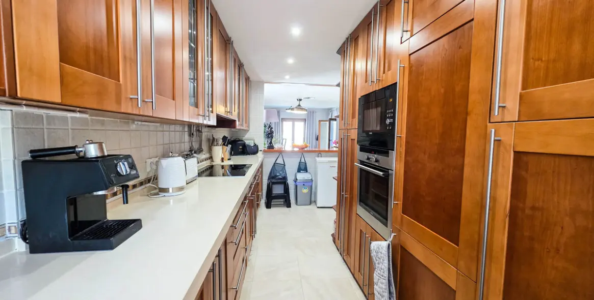 Продажа двухуровневого пентхауса в La Duquesa 9