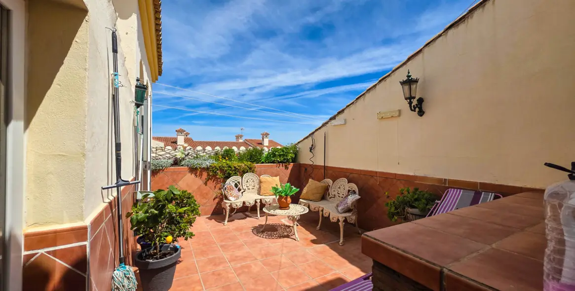 Продажа двухуровневого пентхауса в La Duquesa 13